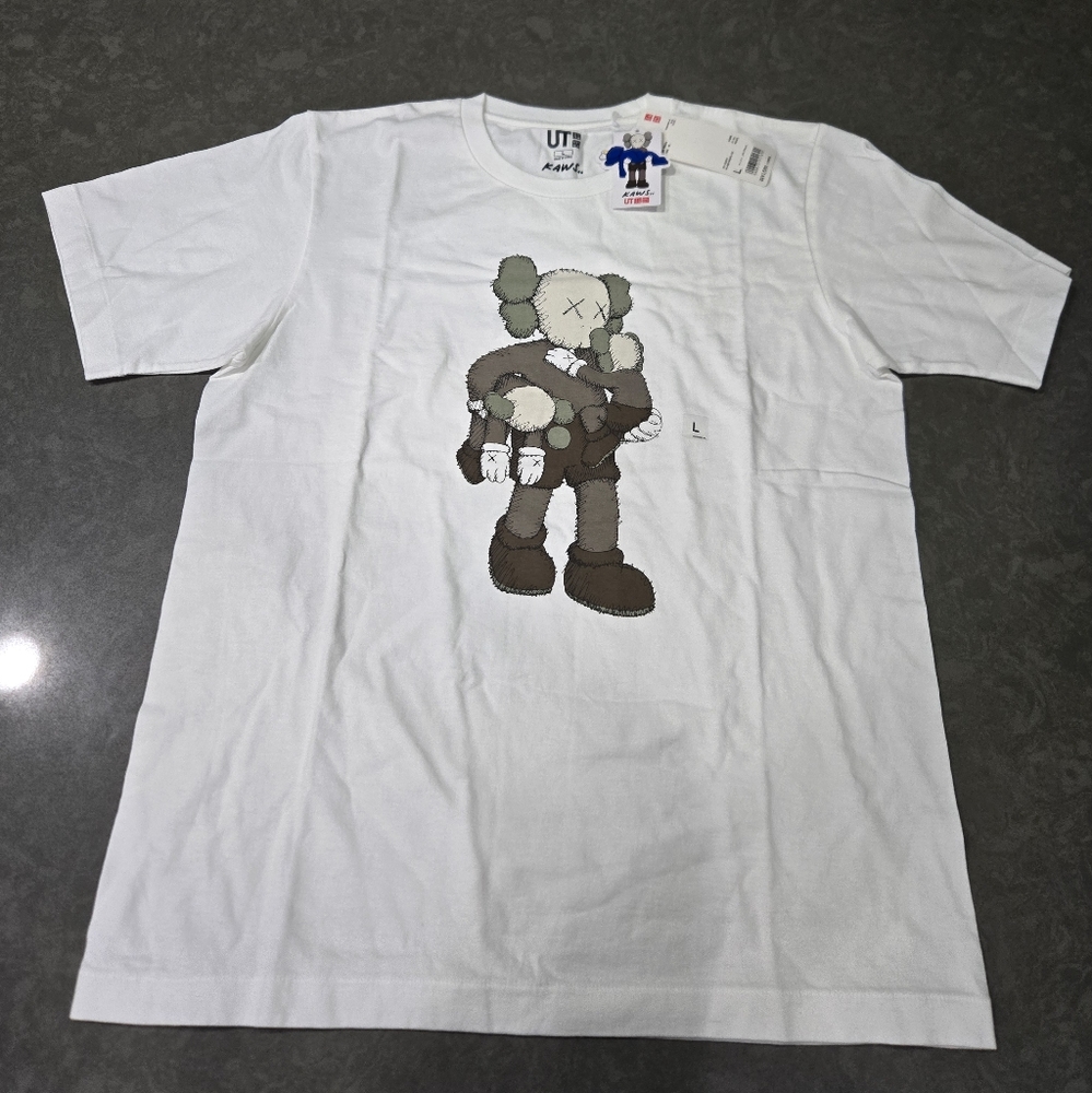 UNIQLO x KAWS (Clean Slate Brown)